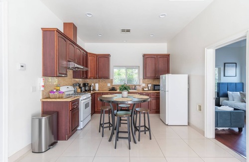 South San Gabriel House | Elegant Retreat Modern Comforts, Prime Location