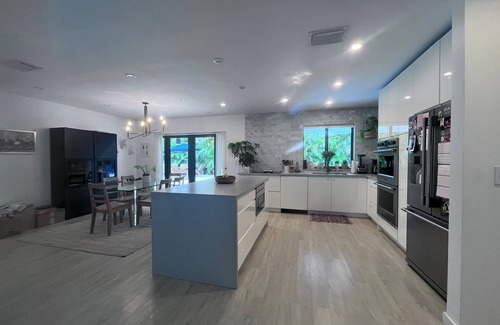 Palmetto Bay House | Elegant Retreat Near Thallata Estate - spacious and modern amenities
