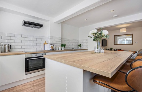 Macclesfield House | Elegant Retreat | Pass the keys
