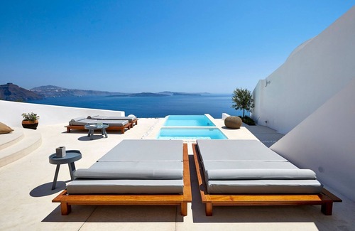Oia Villa | Elegant Santorini House | Villa Serenity |Caldera View|Outdoor Hot Tub| Private.