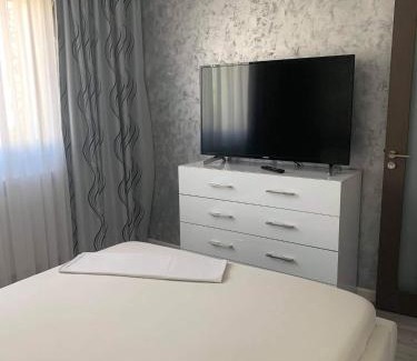 Craiova Apartment | ELEGANT & SILVER LUXURY Apartament