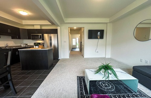 Niagara Falls House | Elegant & Spacious Brand New Townhome Never Lived