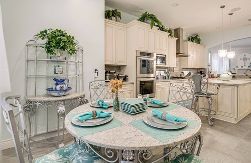 Spring House | Elegant Spring Home w/Full Kitchen & Pool