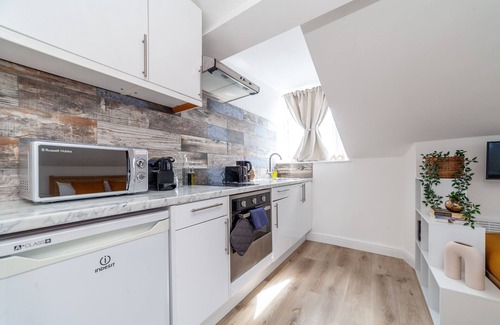 Brownswood Apartment | Elegant studio flat in Finsbury Park w/parking