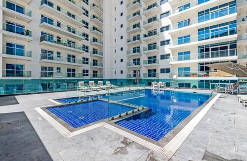Business Bay Apartment | Elegant Studio in City Center with Balcony