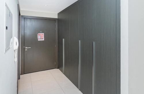 Business Bay Apartment | Elegant Studio in City Center with Balcony