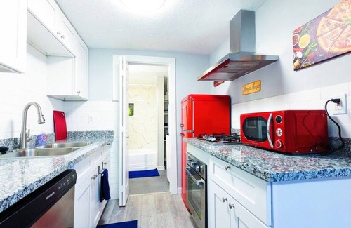 Neartown House | Elegant Studio Montrose-Amalfi - The ItalianPlaza