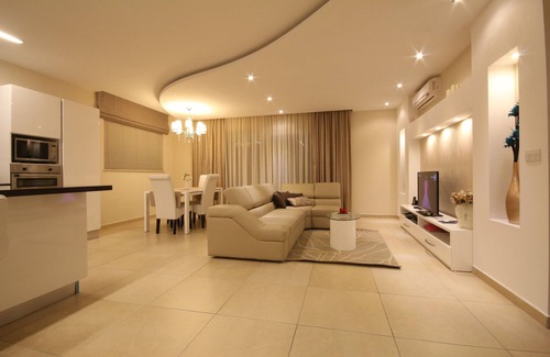 Sliema Apartment | Elegant, Superior & Spacious 2 Bedroom corner apartment with communal pool