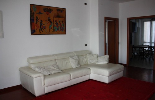 Gallaratese Apartment | Elegant three-room apartment
