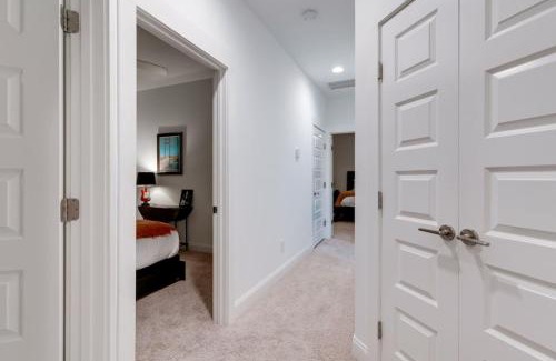 Eighth Avenue House | Elegant Townhouse Near Broadway