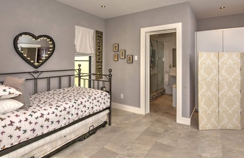 Porters Cottage | Elegant Two Bedroom Cottage