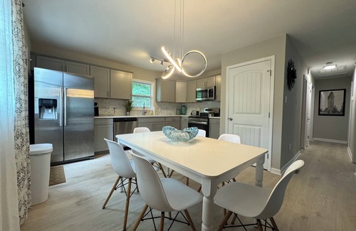Durham House | Elegant Urban Oasis