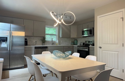 Durham House | Elegant Urban Oasis