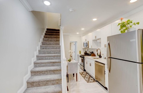 Canton Villa | Elegant Urban Retreat - Walk To Patterson Park