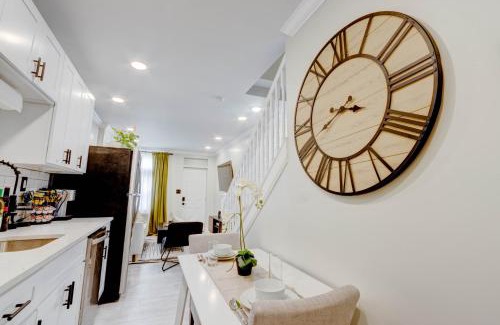 Canton Villa | Elegant Urban Retreat - Walk To Patterson Park