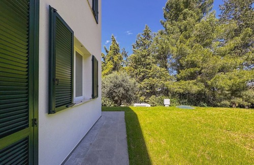 Potenza Picena Villa | Elegant Villa with Garden - Perfect for Groups