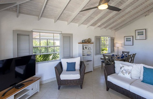 Douglas Villa | Elegant Villa with 3 Bedrooms