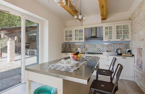 Acqualagna Villa | Elegant Villa with Garden