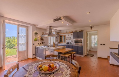 Capannori Villa | Elegant villa with pool and garden, 10 km from Lucca and around 40 minutes from the Versilia coast
