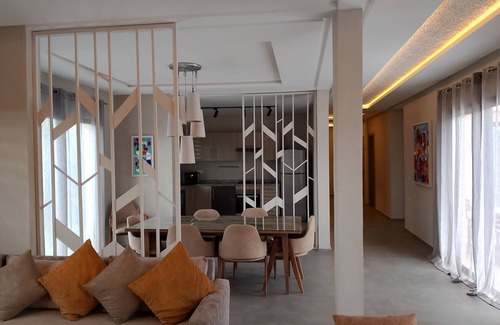 Doukkala-Abda Villa | Elegant villa with private garden and swimming pool, not overlooked