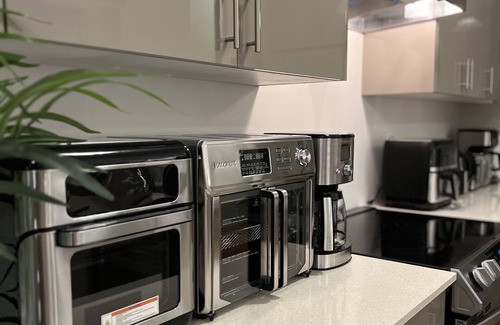 Vaughan House | Elegant Whole Townhome In Woodbridge Estate Vaughan