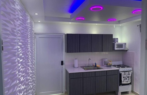 Levittown Apartment | Elegante apartamento en Levittown cerca de la playa