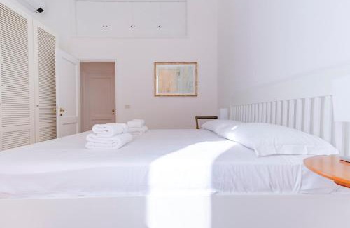 Trastevere Apartment | Elegantis Ten windows on Trastevere