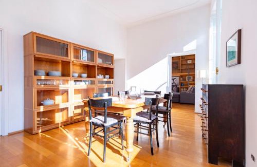 Trastevere Apartment | Elegantis Ten windows on Trastevere