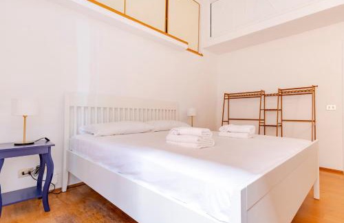 Trastevere Apartment | Elegantis Ten windows on Trastevere