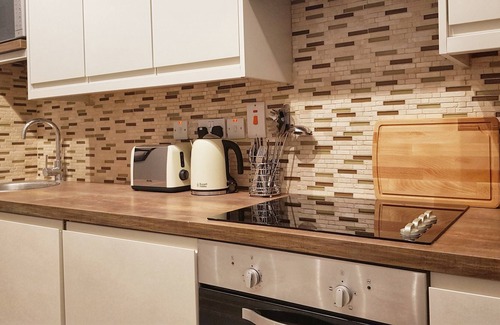 Limerick City Centre Apartment | Elegantly Remodeled Suite in Historic Limerick City