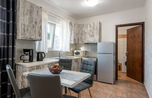 Alikianos House | Elenas Home - Dream & Love apts. w. Private pool