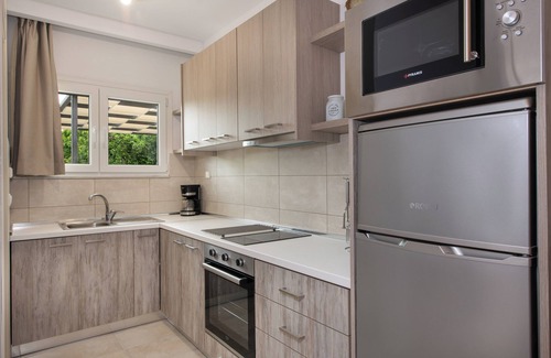 Alikianos House | Elenas Home - Dream & Love apts. w. Private pool