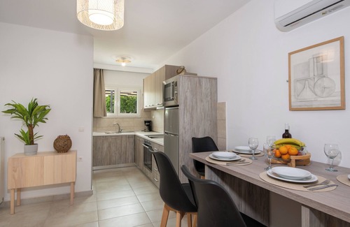 Alikianos House | Elenas Home - Dream & Love apts. w. Private pool