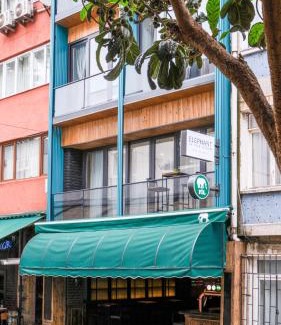 Moda Hotel | Elephant In The Room