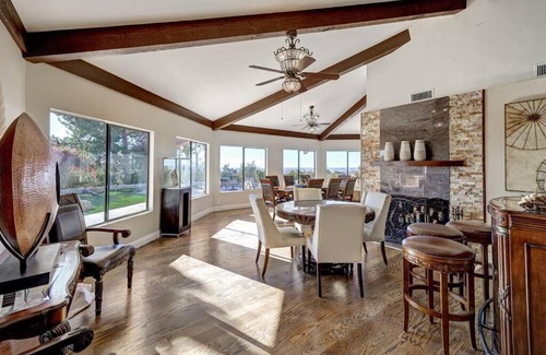 Vista House | Elevado Hills Family Getaway ~ Pool ~ Games ~ Pkg!