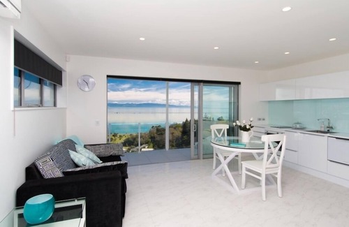 Atawhai Apartment | Elevated Sea View Studio Apartment - Stunning Views over Nelson's Tasman Bay