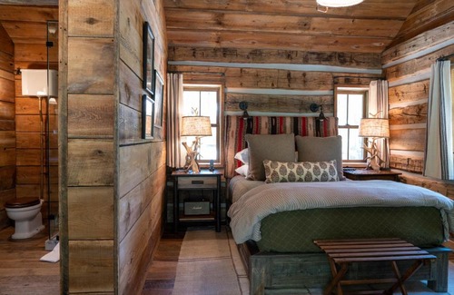 Almont Resort | Eleven Taylor River Lodge