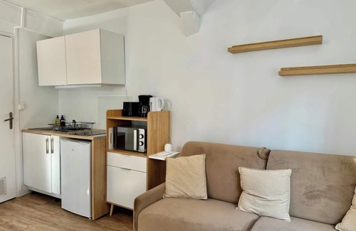 Quartier Vieux Marche-Cathedrale Apartment | Elisa, studio contemporain au coeur de la ville