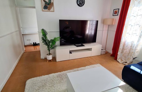 The Wrythe House | Elisha's City Apartment