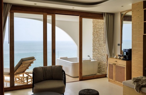 Khanom Hotel | Elite Atoll Beachfront Hotel