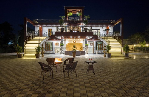 Faridabad Villa | ELIVAAS Ivory Estate Pet-friendly Farm