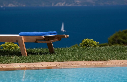 Perigiali Villa | Elixrison Villas-Villa Kyklamino