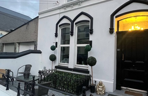 Douglas House | ELIZABETH GRACE HOUSE