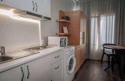 Katerini House | Elizabeth Queen Luxury Rooms