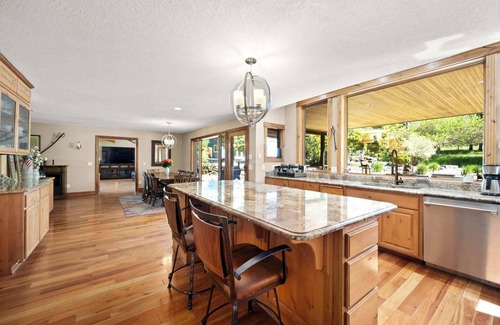 Coeur d'Alene House | Elk Country Lodge | Spectacular Home near Lake CDA