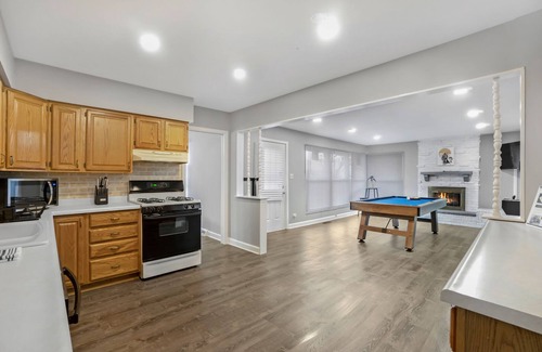 Elk Grove Village House | Elk Grove Village FHS Rental
