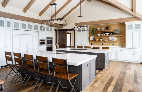 Bozeman House | Elk Haven Ranch-Gorgeous home in Bridger Canyon on 100+ acres with a hot tub