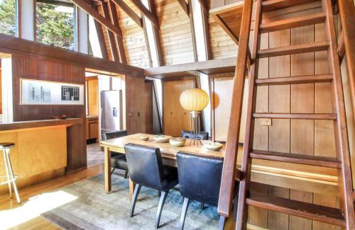 Elk House | Elk Mid-Century - Guest House