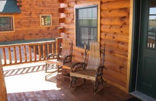 Moravia Cabin | Elk - Sleeps up to 6