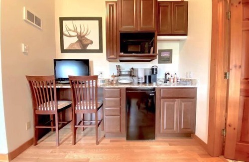 Wapiti Apartment | Elk Valley Ranch Retreat- Private apartment on the banks of the Shoshone River